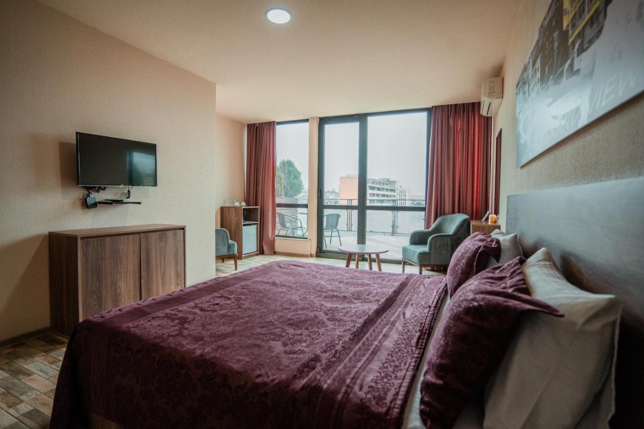 Hotel Grand View In Tbilisi Bagian luar foto